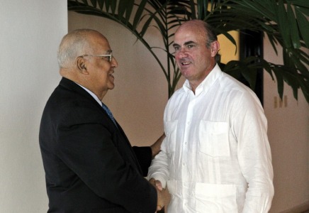 España firma con Cuba el acuerdo de reestructuración de la deuda a corto plazo