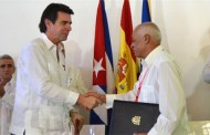 El ministro de Industria, Energía y Turismo firma dos acuerdos de cooperación en La Habana