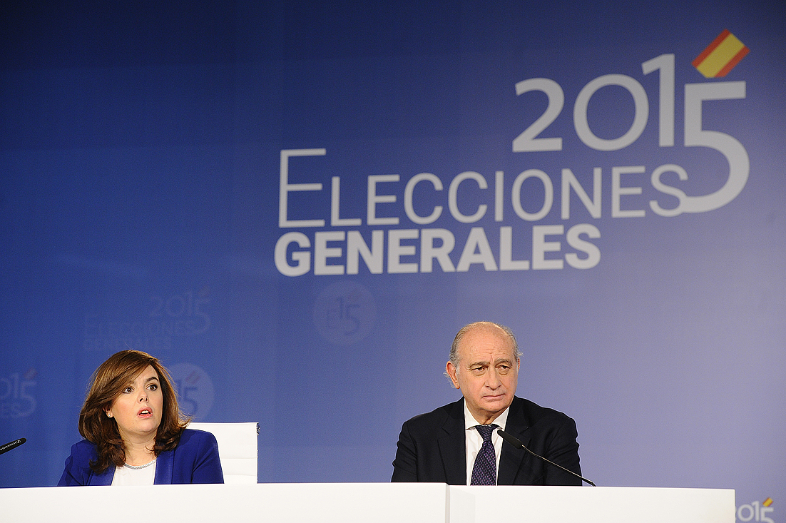 La vicepresidenta del Gobierno, Soraya Sáenz de Santamaría, y el ministro del Interior, Jorge Fernández Díaz, informan sobre los resultados provisionales