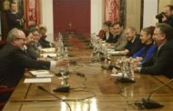 Álvaro Nadal ha mantenido la primera reunión con los grupos parlamentarios para abordar medidas en la lucha contra la pobreza energética y la reforma del bono social.